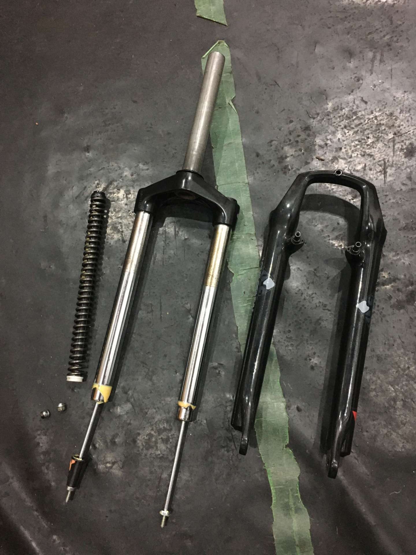 マウンテンバイクのサスペンションの分解整備をしました！【京都　自転車　サイクルケア】