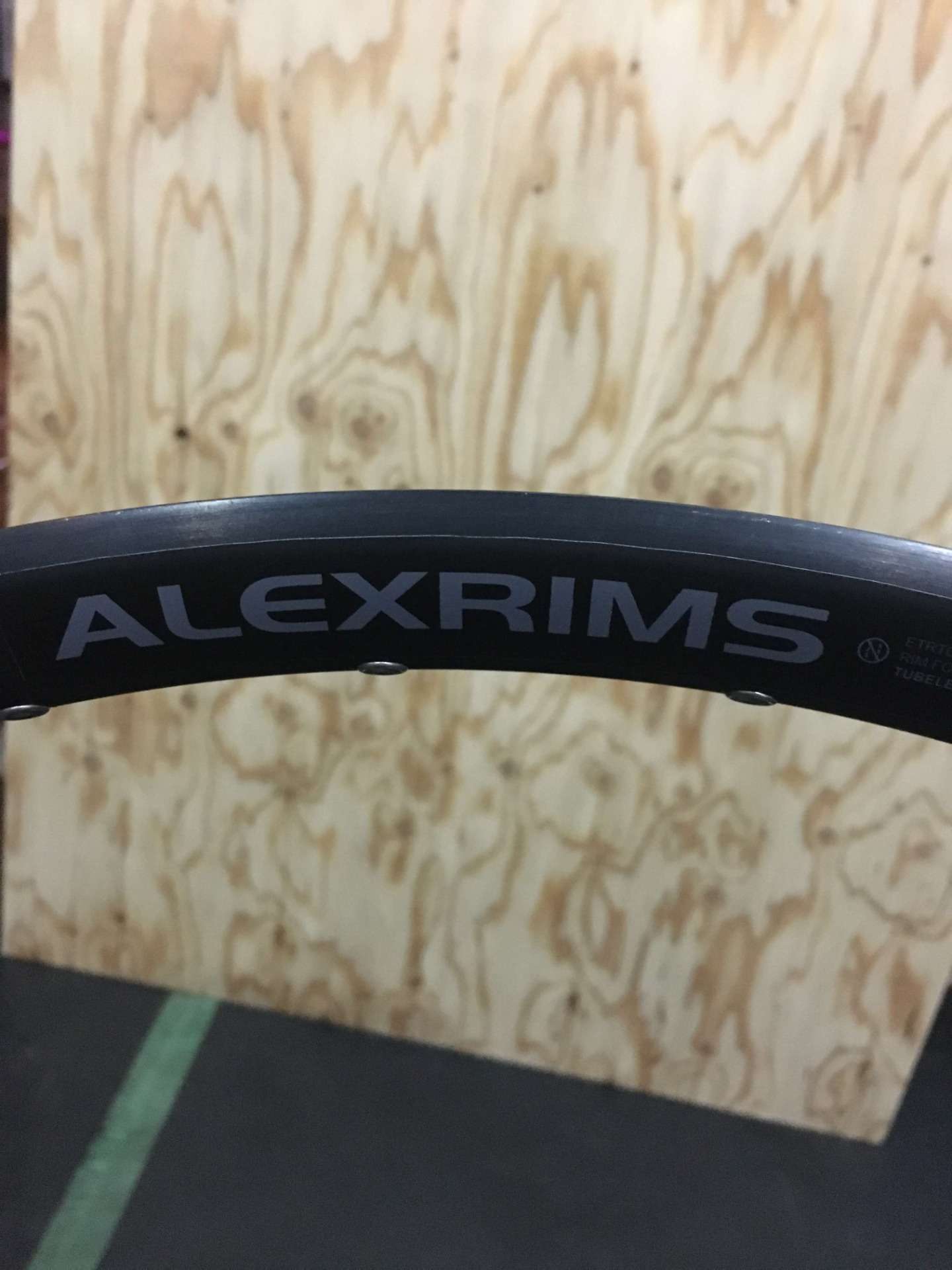 私の愛車をカスタムします！Part2　リム　【京都　自転車　サイクルケア】