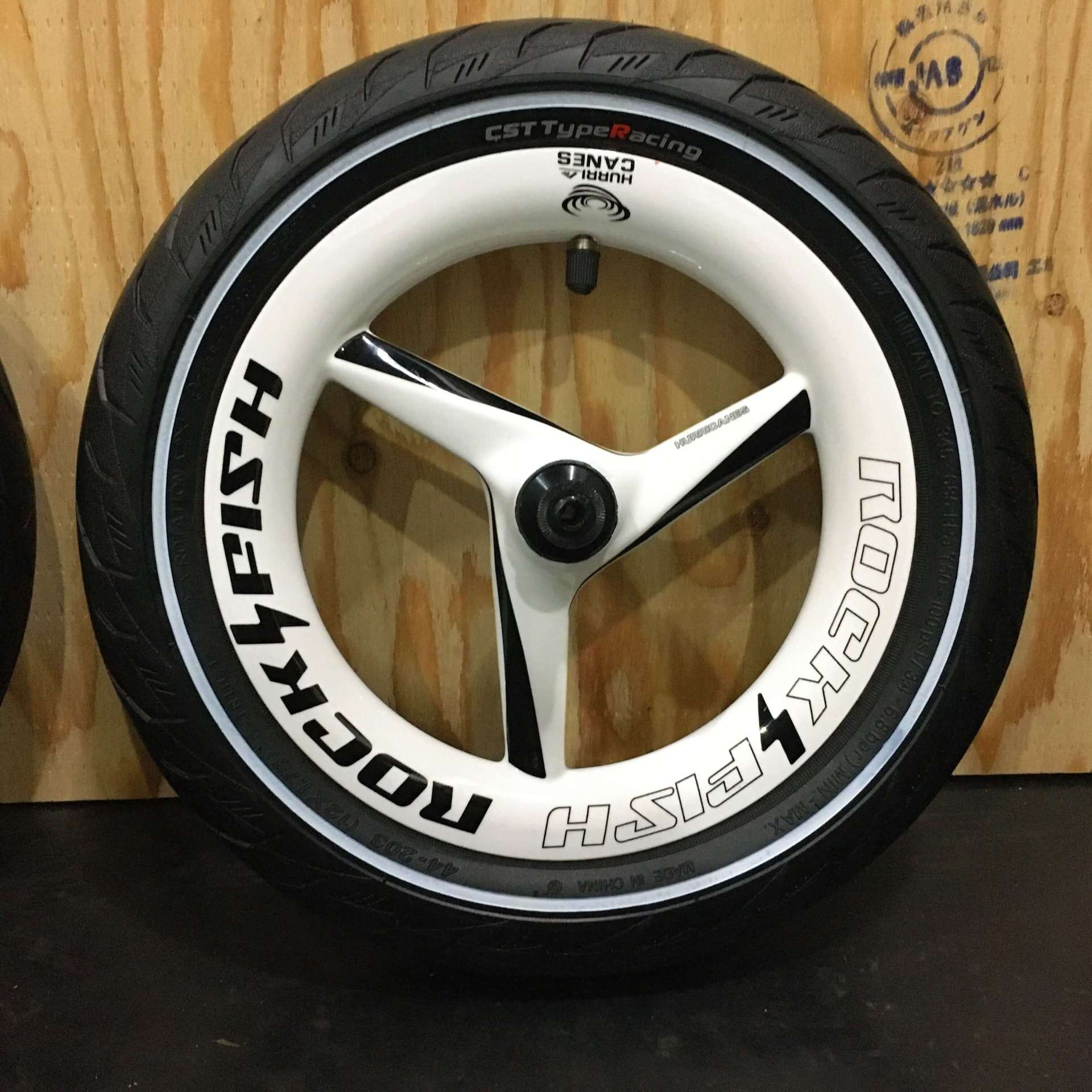 レースで勝てる！ランバイクのカスタムパーツのご紹介！本気のカーボンホイール！ROCK FISH FT-ハリケーンホイール！【京都　ランバイク　サイクルケア】