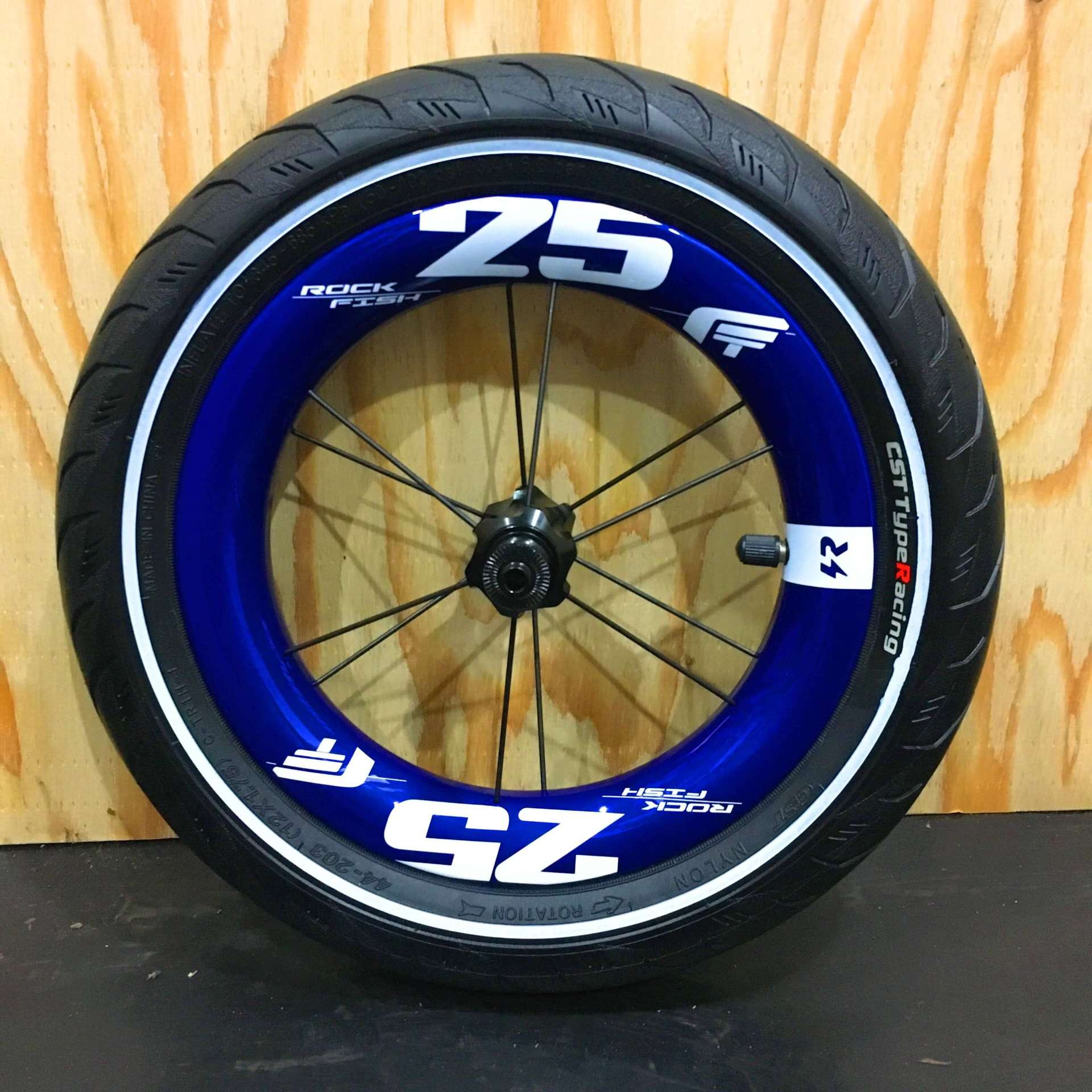 ストライダー製品にも取付け可能！レースで使えるランバイクカスタムホイールのご紹介！【京都　ランバイク　サイクルケア】