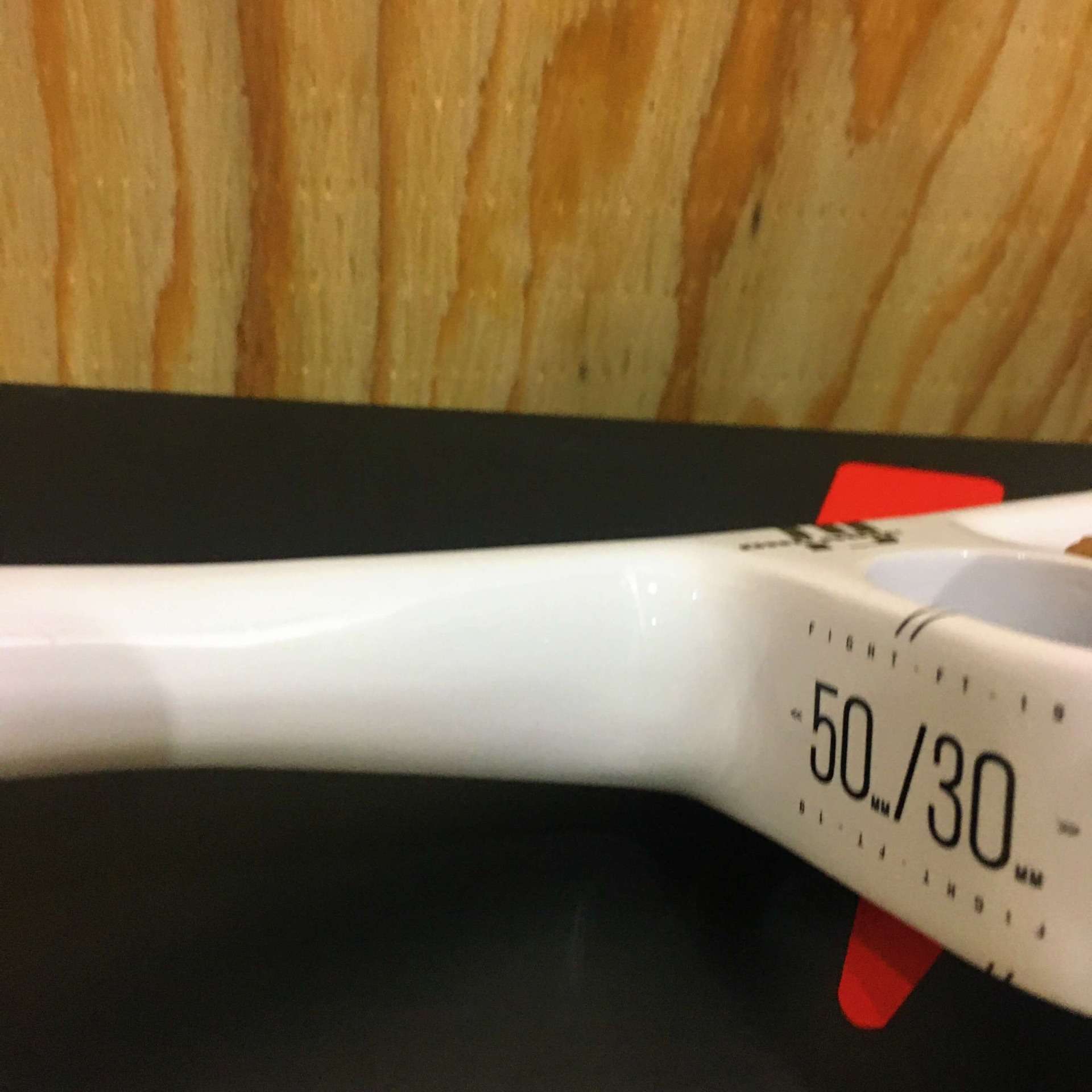 ステム一体型カーボンハンドルバー！ランバイクレース用カスタムパーツのご紹介！【京都　ランバイク　サイクルケア】