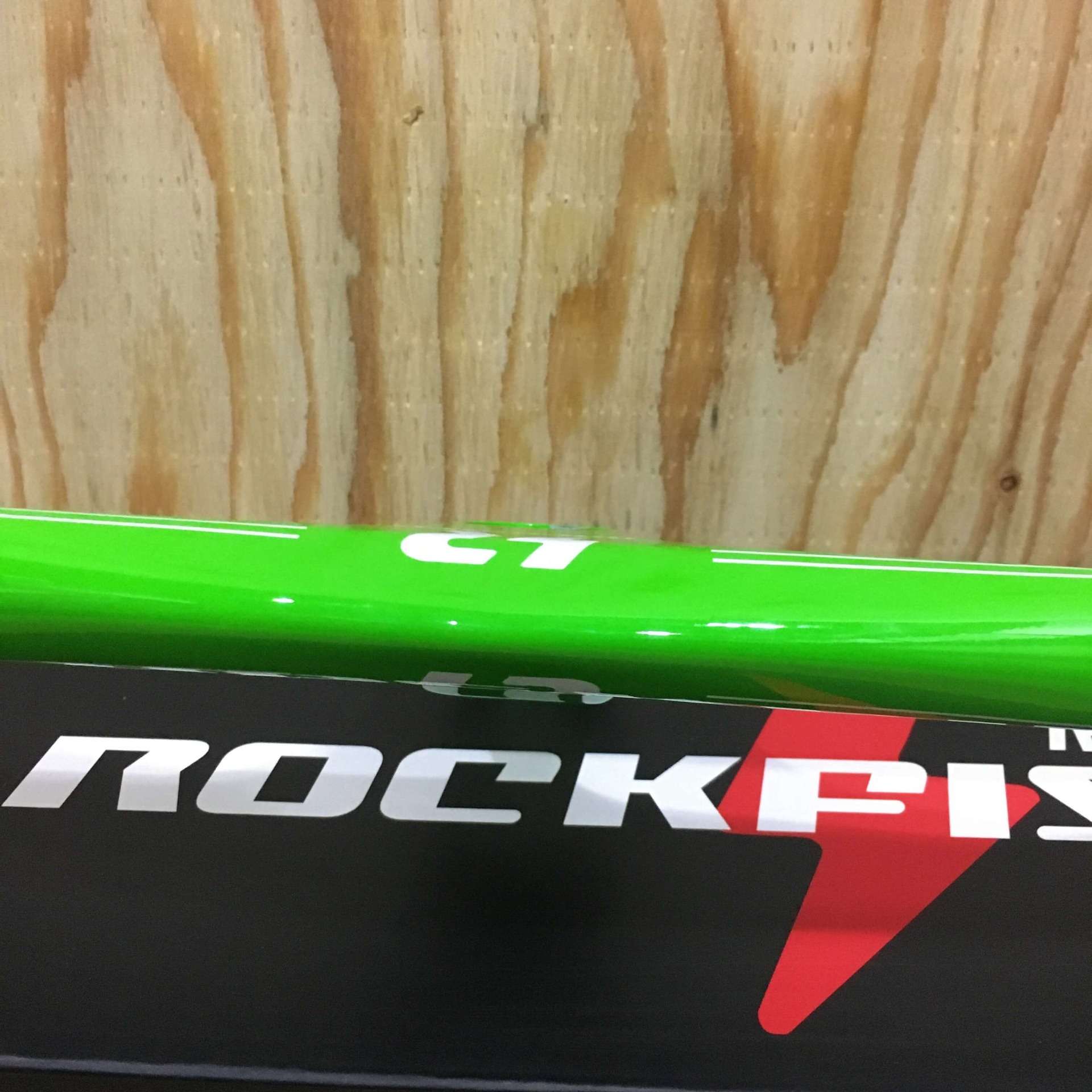 ステム一体型カーボンハンドルバー！ランバイクレース用カスタムパーツのご紹介！【京都　ランバイク　サイクルケア】